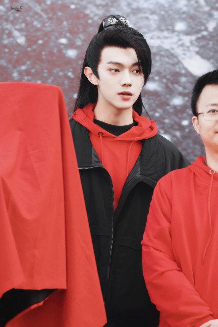 雪領(lǐng)鷹主最新章節(jié)，探尋未知世界的神秘力量