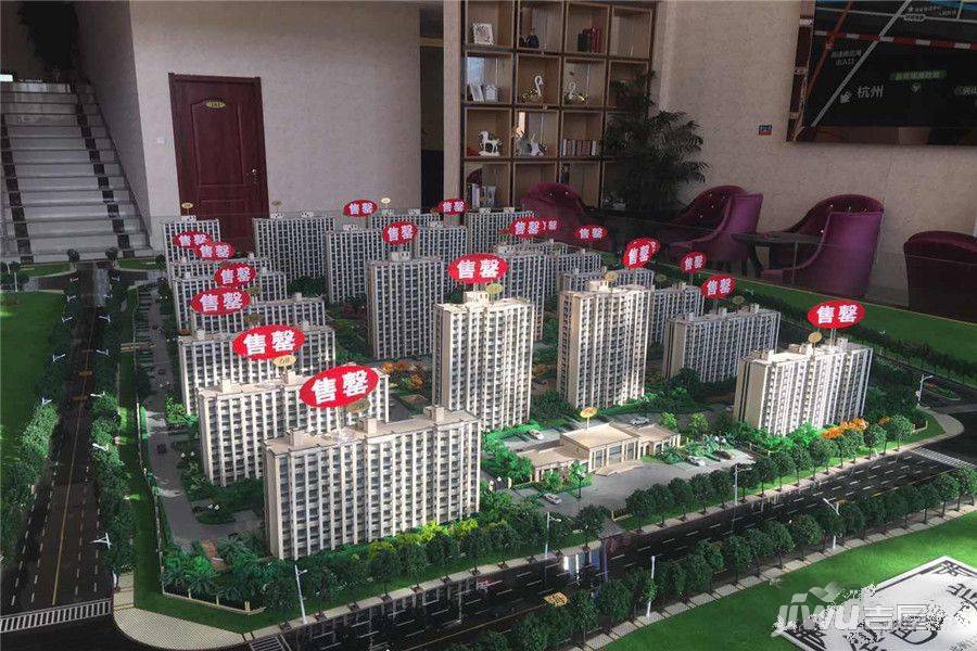 周思若宇